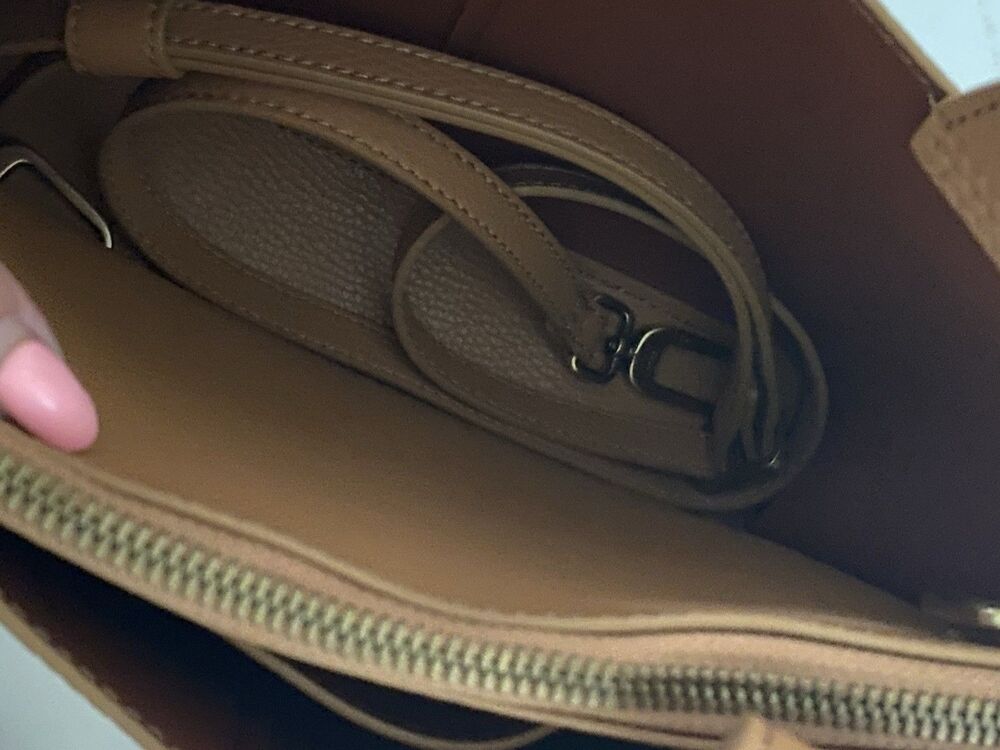 NWOT HOBO Vida Small Tote - Picture 6 of 8